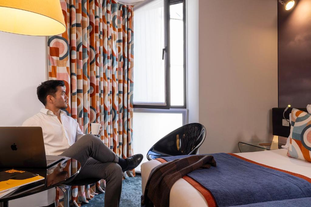 Le 7 Eiffel Hotel by Malone - Resim 25