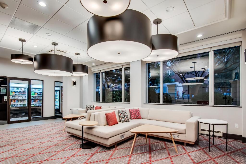 Holiday Inn Washington-Central/White House by IHG photo