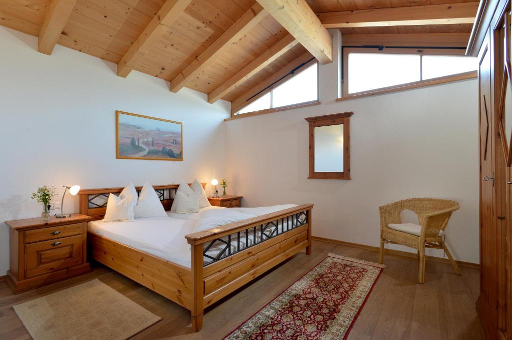 Postel nebo postele na pokoji v ubytování Hotel Theresia Garni