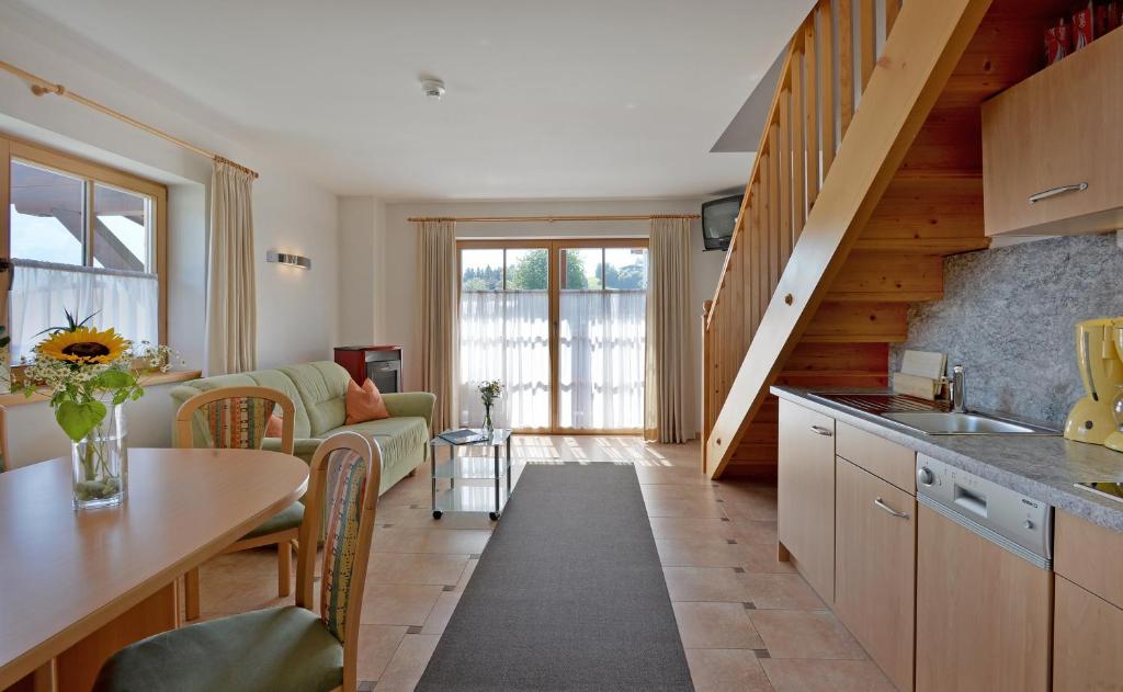 Kuchyň nebo kuchyňský kout v ubytování Hotel Theresia Garni