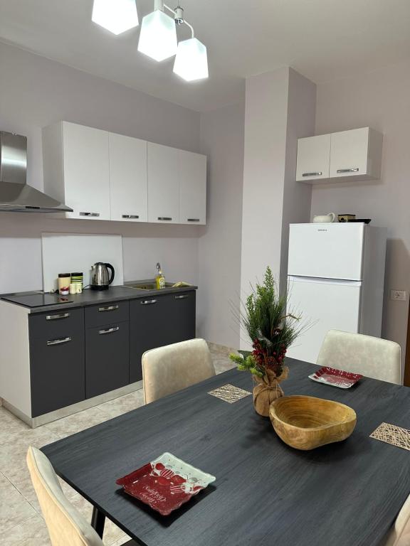 Cozy and spacios apartment in Ish Blloku - Imazhi 4