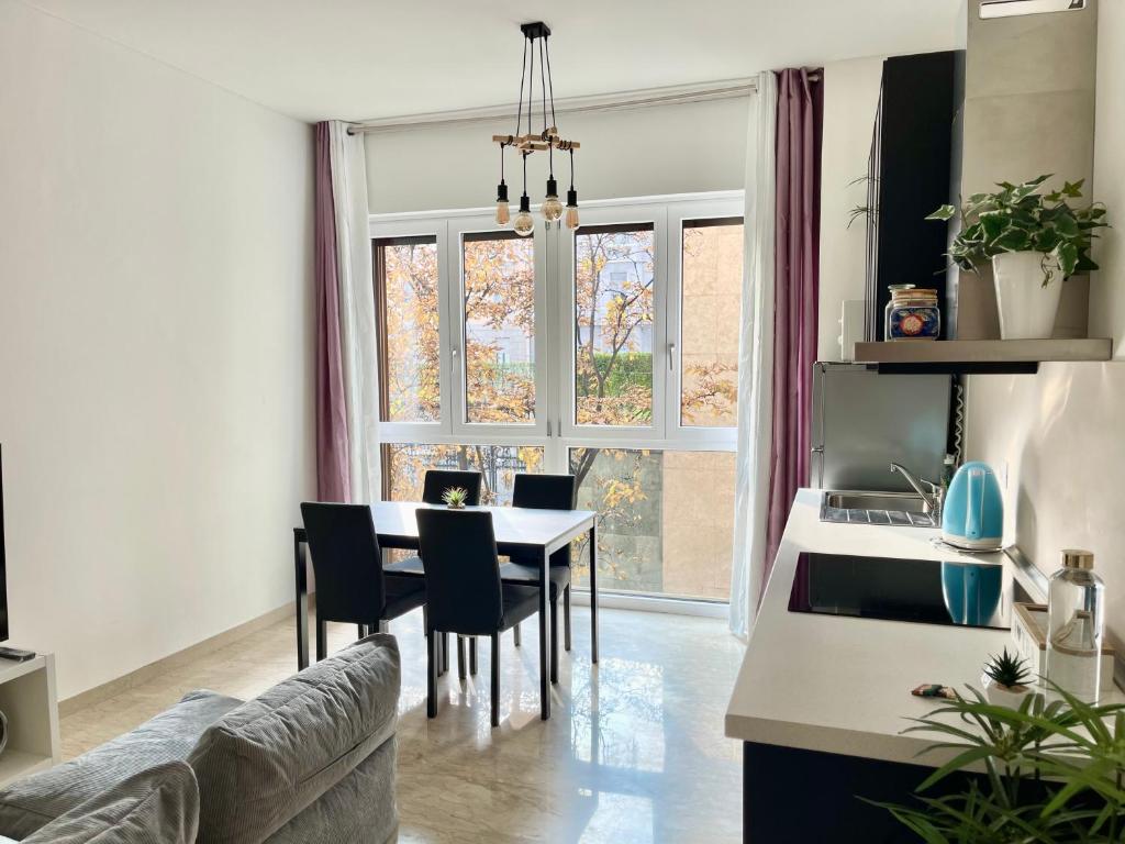 THE WHITE HOUSE, Modern apartment in Center, Milan (updated prices 2024)