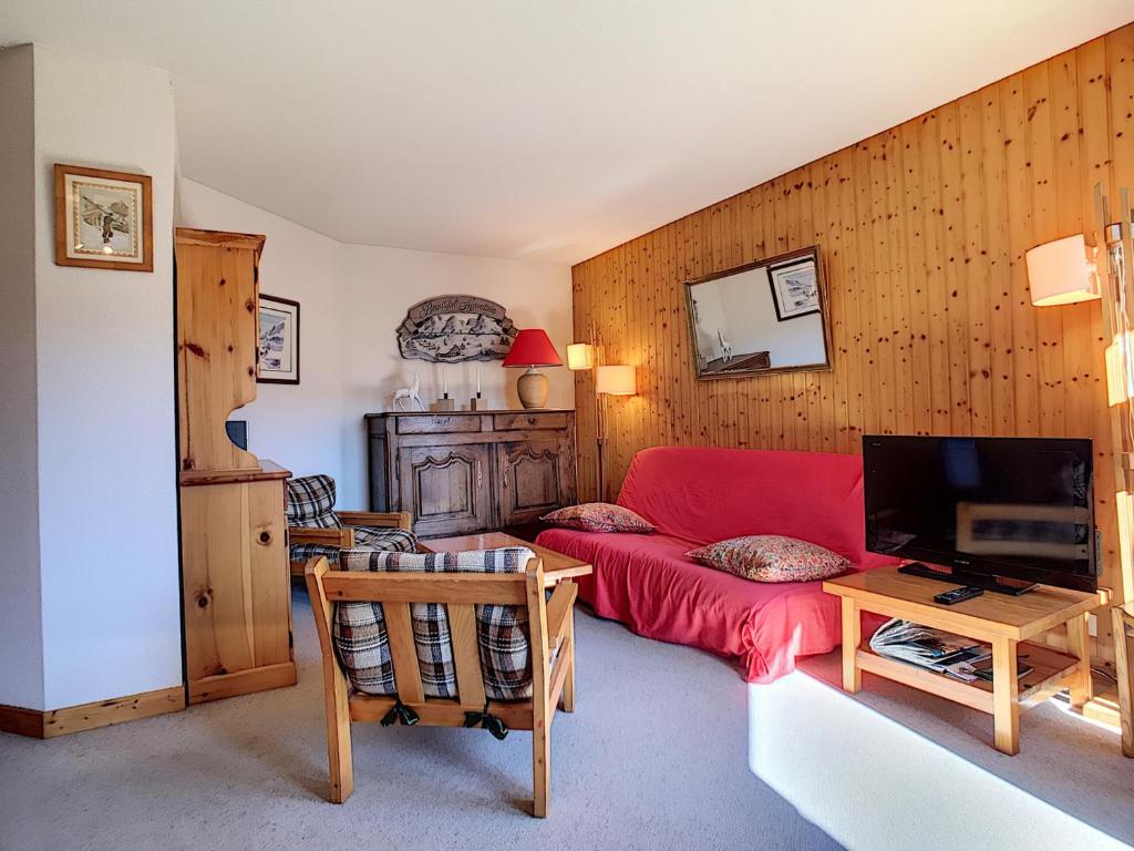 Appartement Les Gets, 3 pièces, 7 personnes - FR-1-454-16にあるシーティングエリア