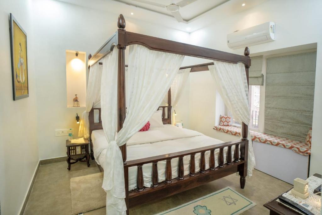 Sayla Heritage House - Chambre Double De Luxe Avec Balcon