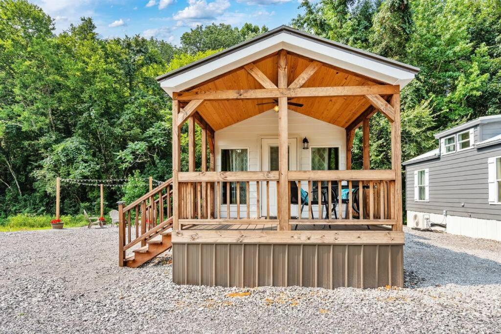 6 A Little Wanderlust Lux Tiny House, Firepit, Boat Parking, 5 Mins to