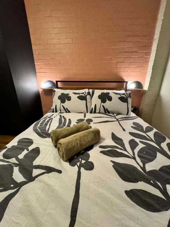 Modern Self Contained Studio with free parking - Housity
