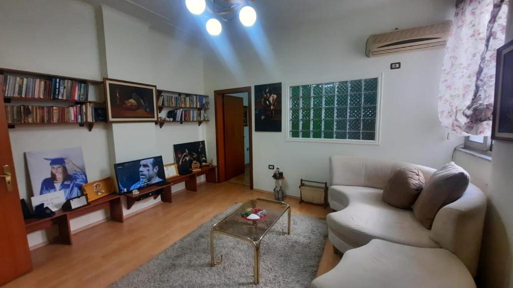 Beautiful flat in the center of Shkodra, Albania - Image 9