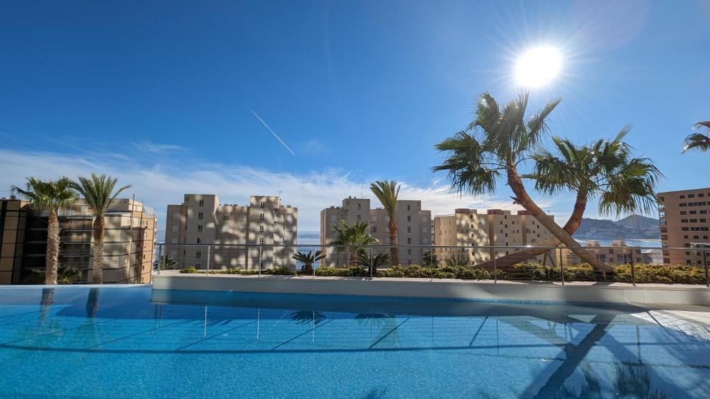 Piscina di SUNSET CLIFFS sea view apartments o nelle vicinanze