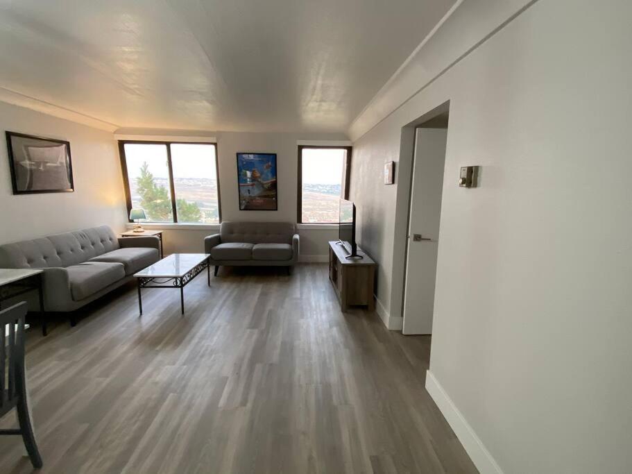 Condominium Reno Work Reno View Loft! 1 bedroom condominium above UNR i Reno – uppdaterade ...