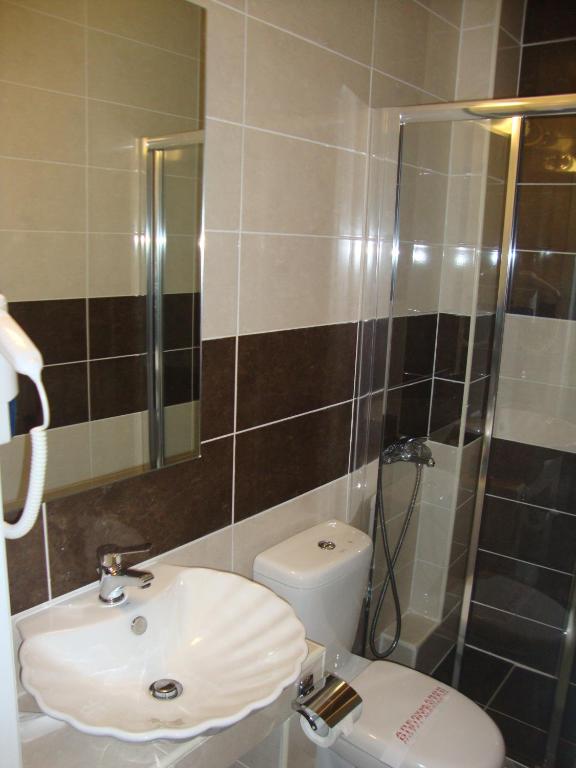 Łazienka w obiekcie Marianna Hotel