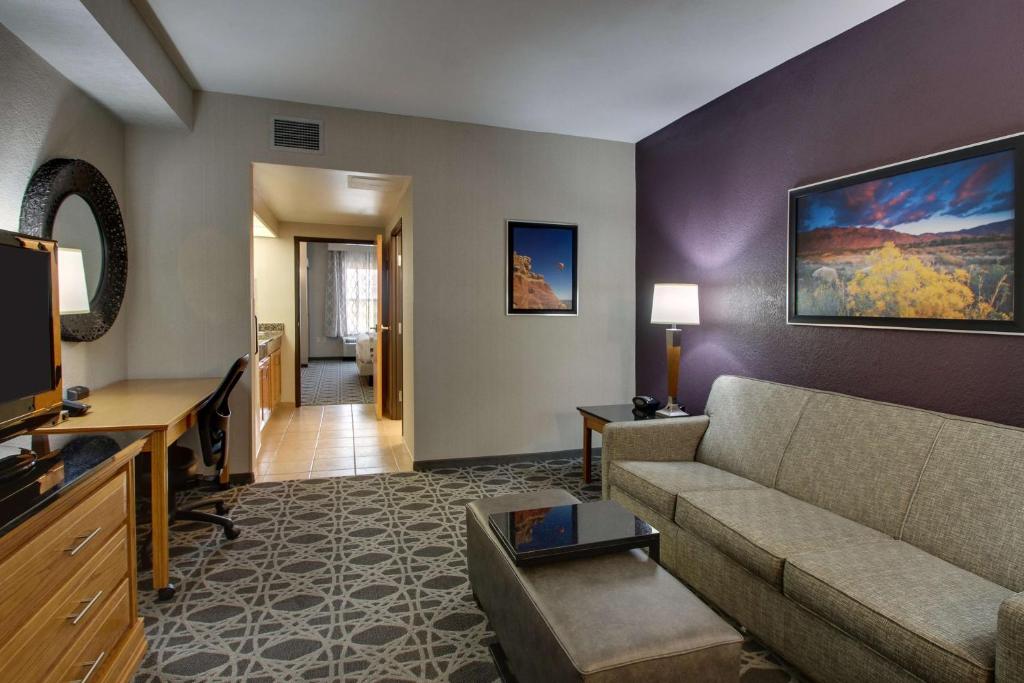 Drury Inn & Suites Albuquerque North photo