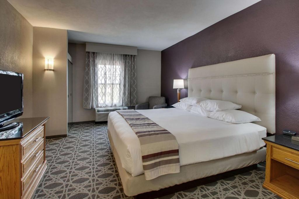 Drury Inn & Suites Albuquerque North photo