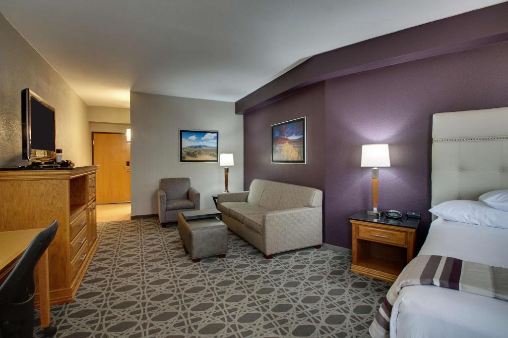 Drury Inn & Suites Albuquerque North photo