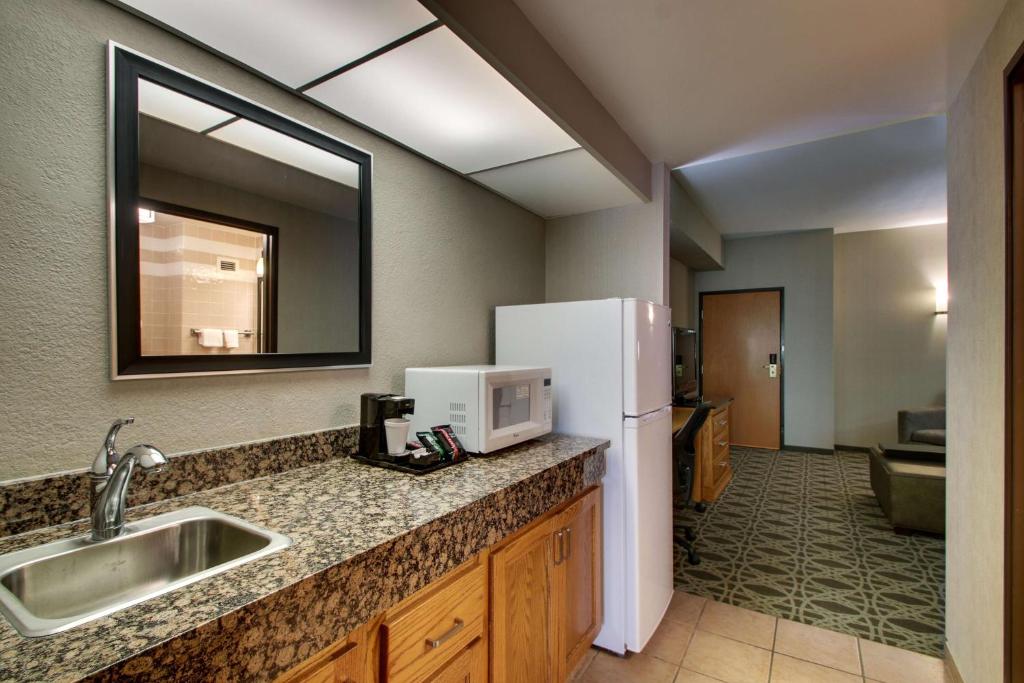 Drury Inn & Suites Albuquerque North photo