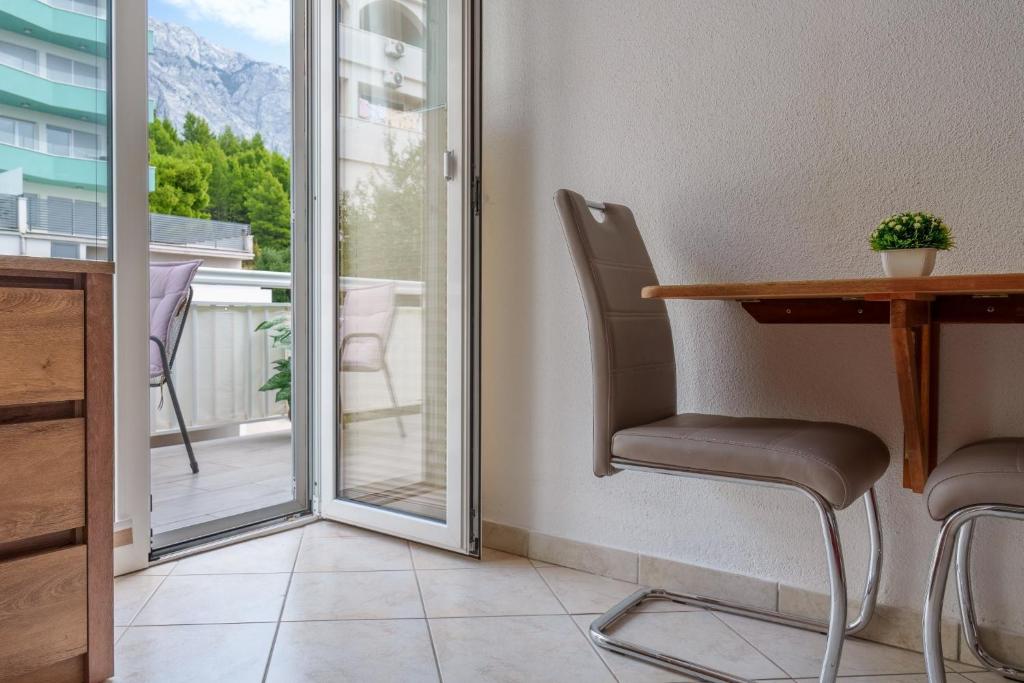 Fotografia z galérie ubytovania Apartments with a parking space Baska Voda, Makarska - 16517 v destinácii Baška Voda