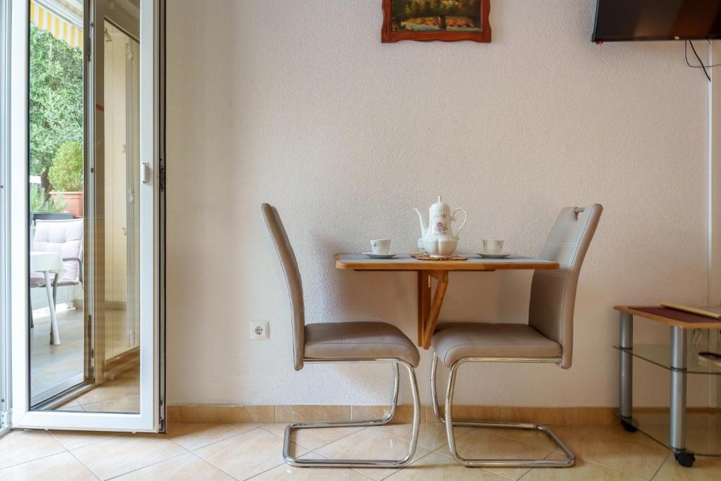Fotografia z galérie ubytovania Apartments with a parking space Baska Voda, Makarska - 16517 v destinácii Baška Voda