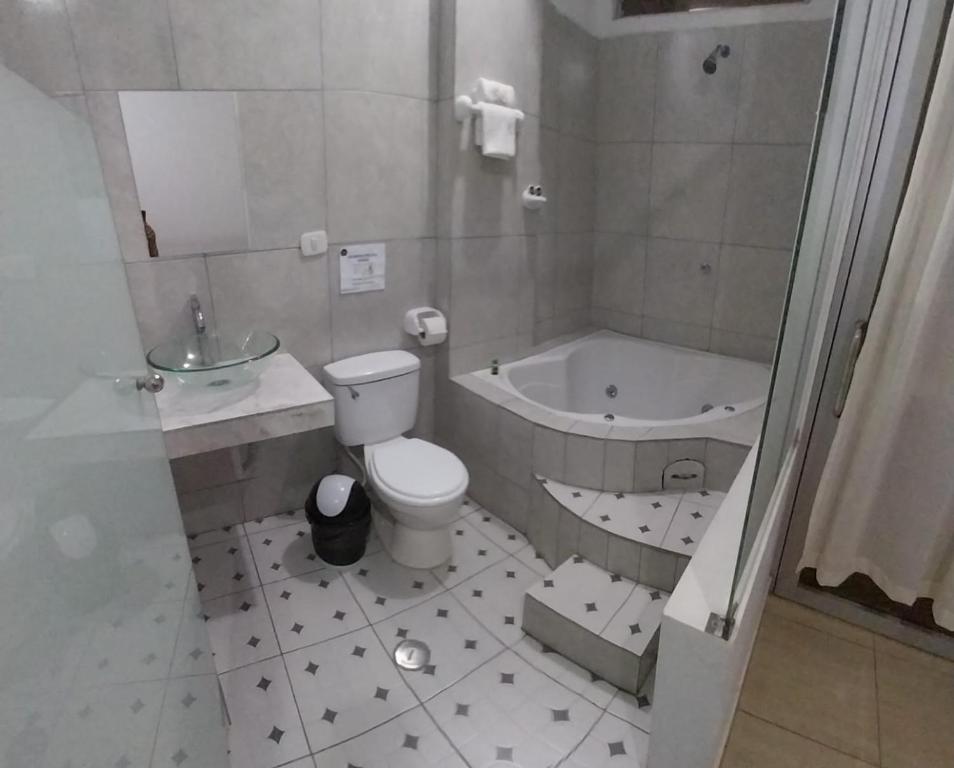 Koupelna v ubytování Hospedaje Moralillos