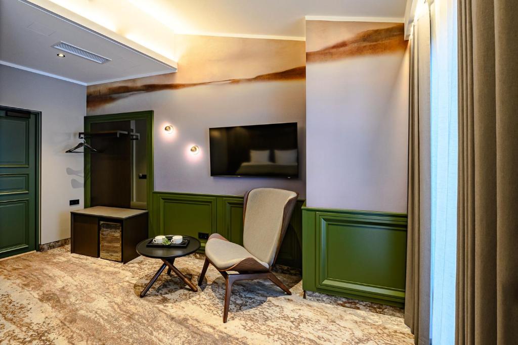 Posezení v ubytování Ugandi Hotel
