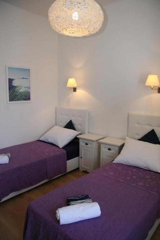 Stylish Theatre Apartments - 10