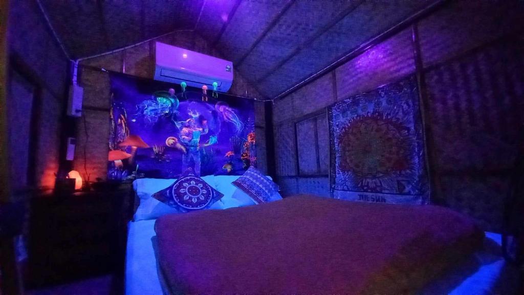 Voodi või voodid majutusasutuse Bar Horizon Hostel toas