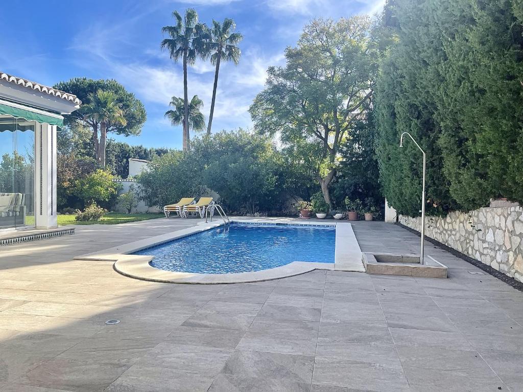 Bazén v ubytovaní Villa Margarita#private pool#spacious - Mijas costa close to amenities alebo v jeho blízkosti