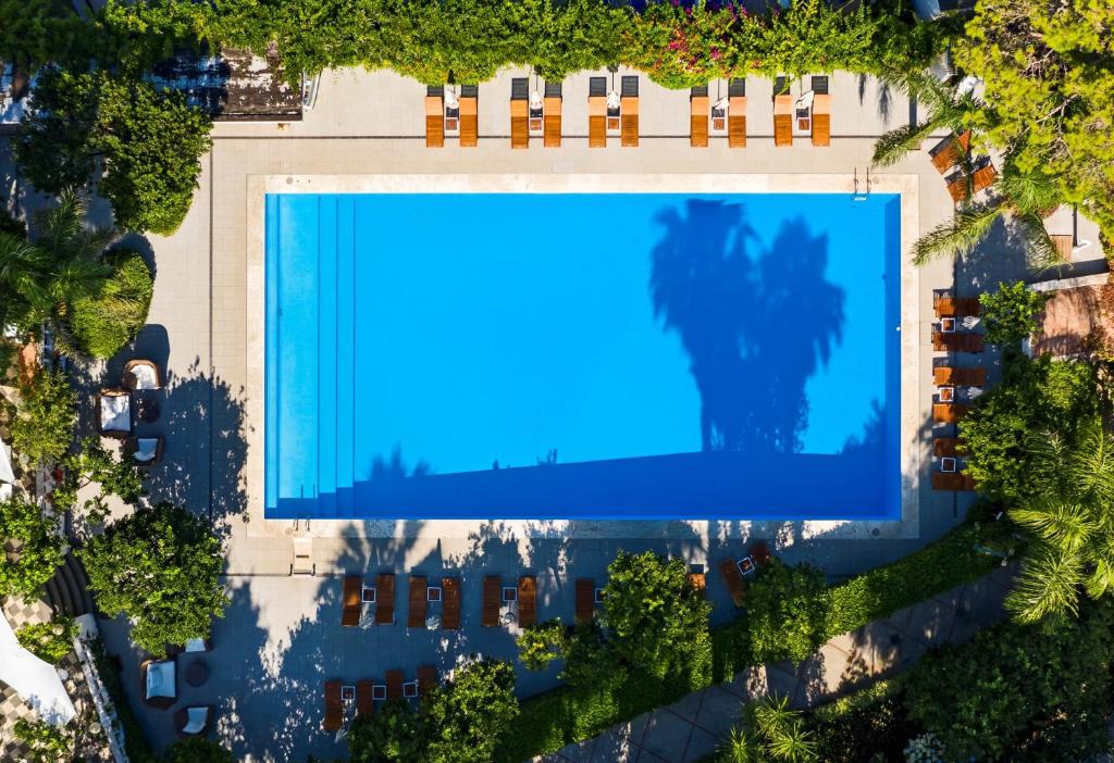 Bazén v ubytování Grand Hotel Cocumella nebo v jeho okolí