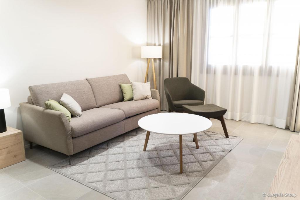 Ein Sitzbereich in der Unterkunft Bergresort Gerlitzen by ALPS RESORTS