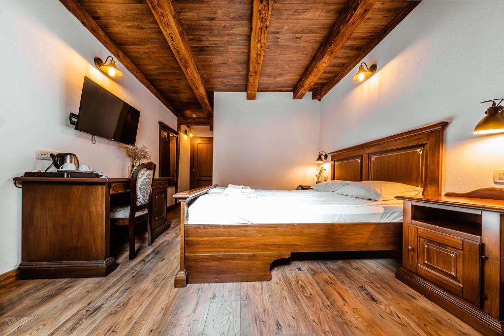 CASA CHITIC - HOTEL & RESTAURANT- Str Nicolae Balcescu 13 - Deluxe Double Room
