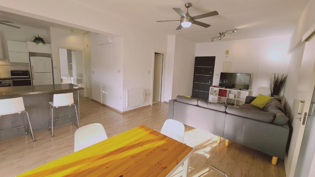 Kuchyň nebo kuchyňský kout v ubytování STAY Mystique City Penthouse