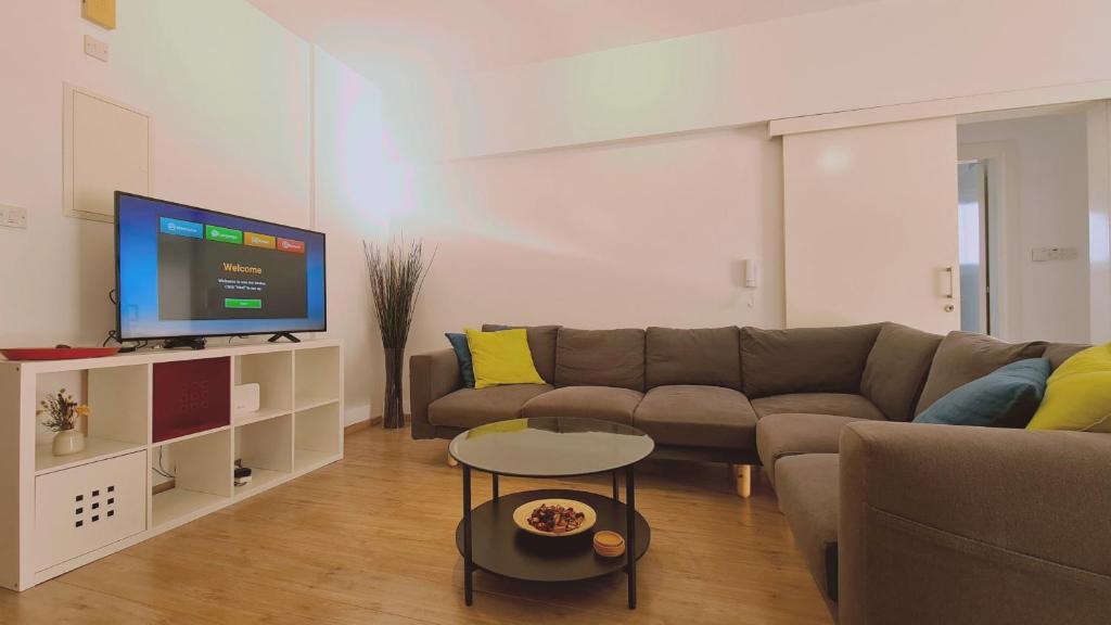 TV a/nebo společenská místnost v ubytování STAY Mystique City Penthouse