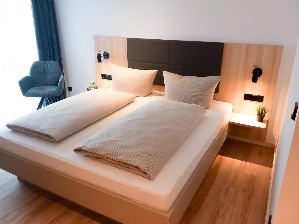Postel nebo postele na pokoji v ubytování HOLI City Apart Hotel Berlin