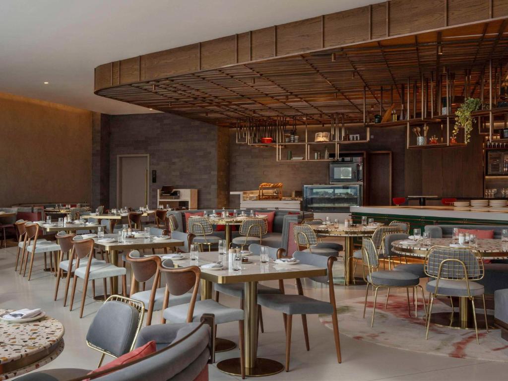 Restaurace v ubytování SO/ Uptown Dubai