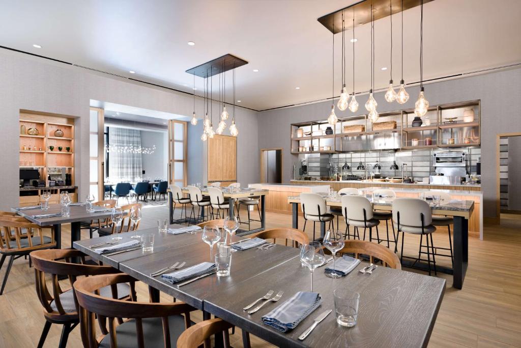Kuchyň nebo kuchyňský kout v ubytování Hyatt Regency Conroe