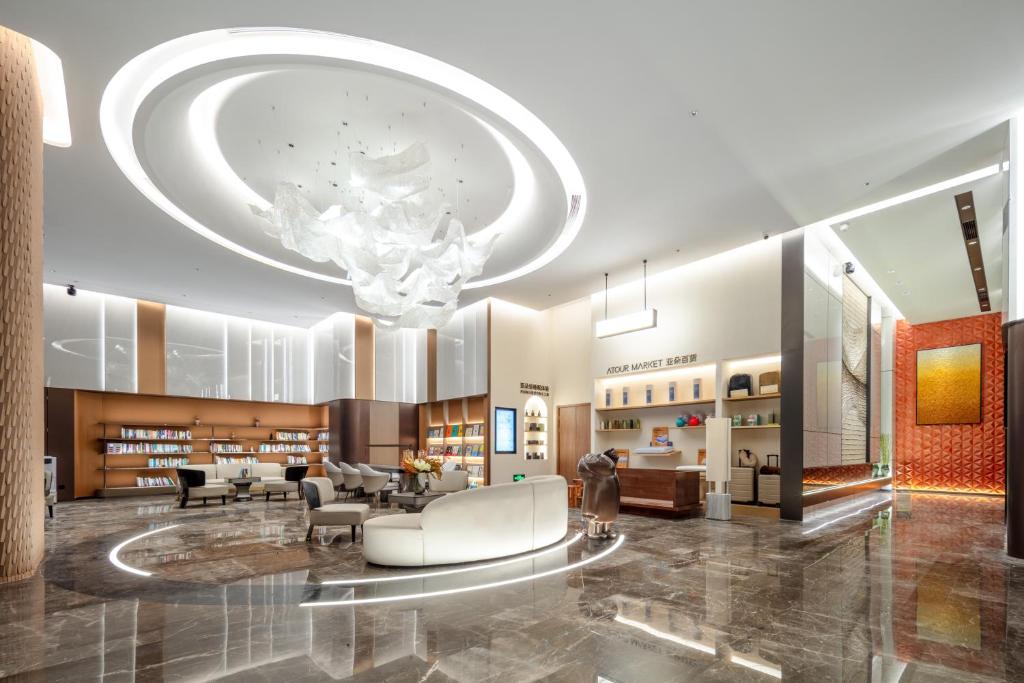 Posezení v ubytování Atour Hotel Meizhou West Station R&F Center