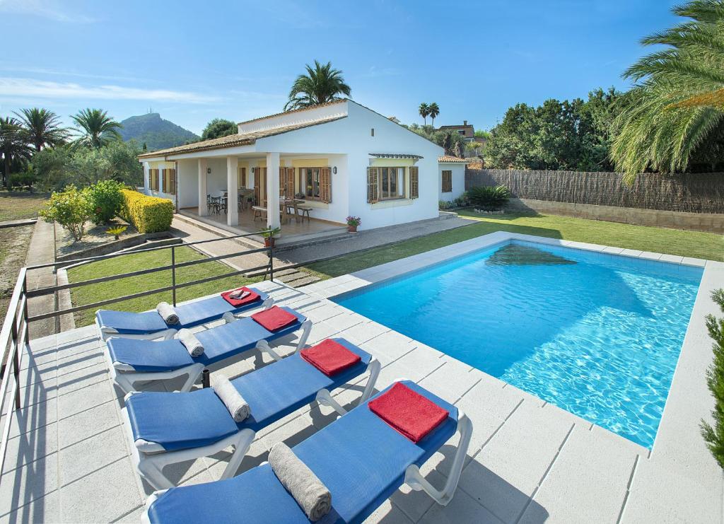 Owl Booking Villa Gabriel - Rustic Stay