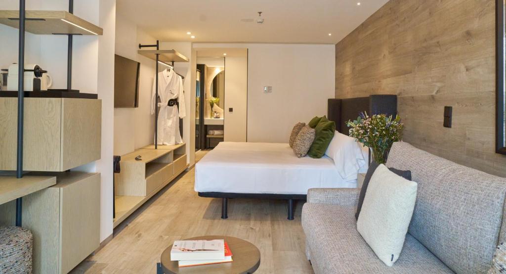 
Alcalá Junior Suite
