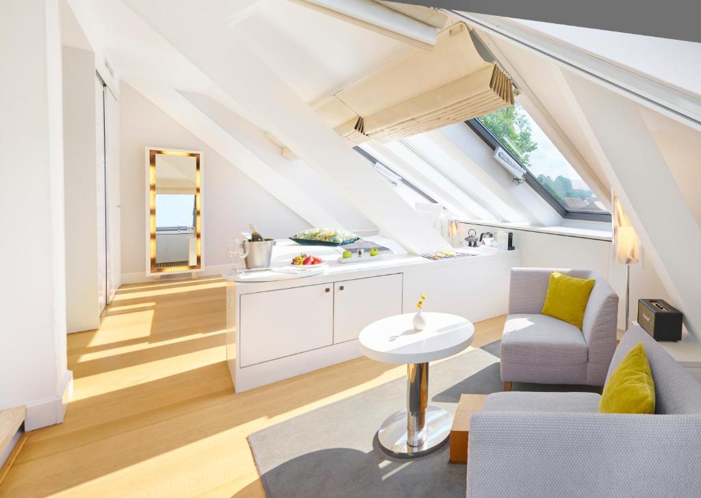 Posezení v ubytování Hotel Ketschauer Hof