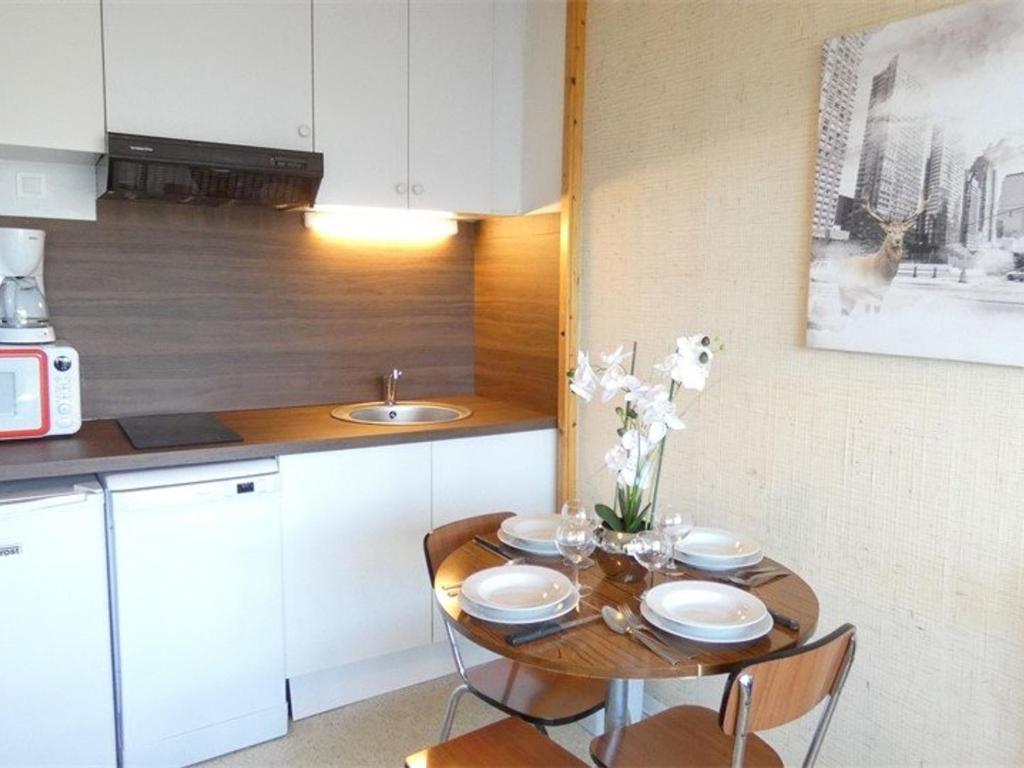 Dapur atau dapur kecil di Studio Saint-Lary-Soulan, 1 pièce, 4 personnes - FR-1-457-139