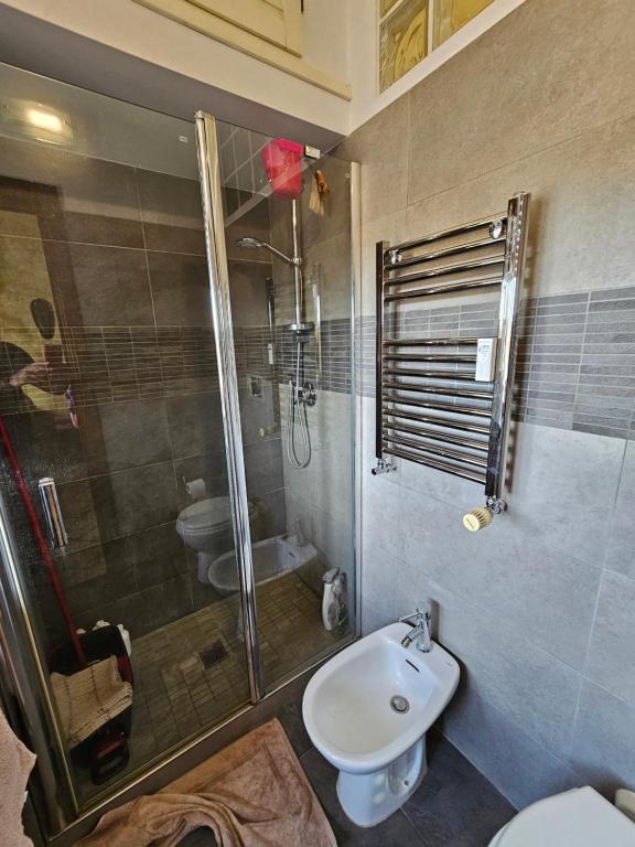 Kúpeľňa v ubytovaní ST. PETER'S ROOMS SUITE