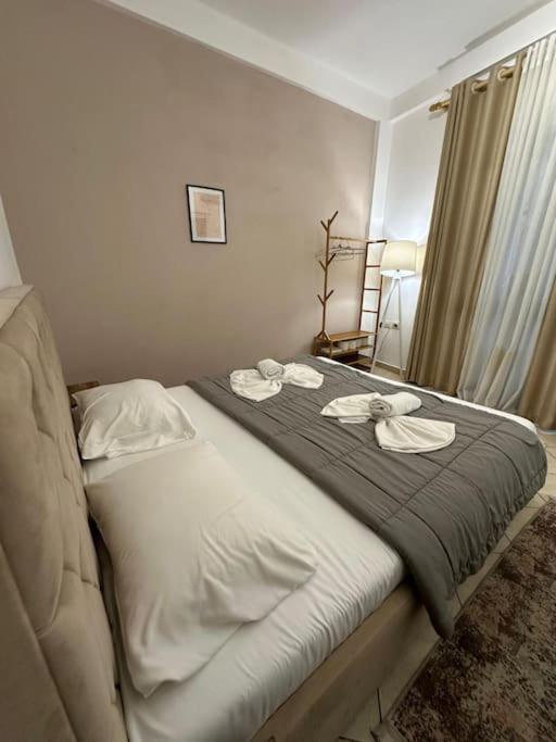 Cosy Urban Retreat - Image 6