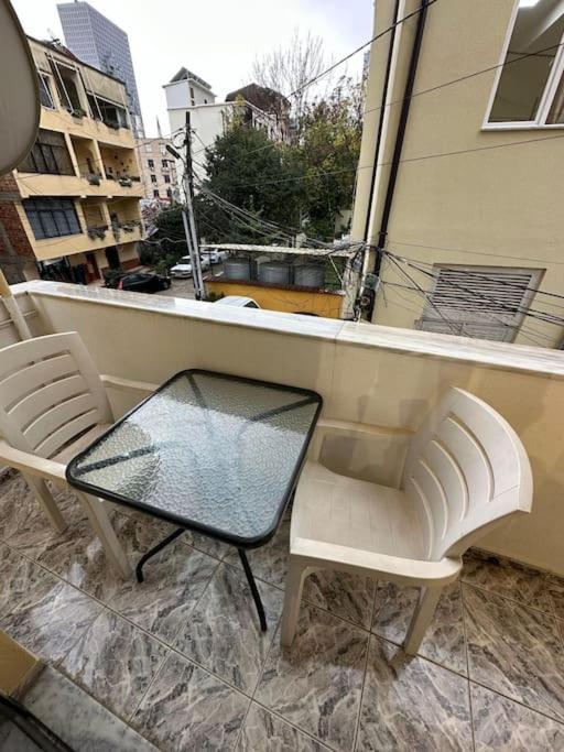 Cosy Urban Retreat - Image 5
