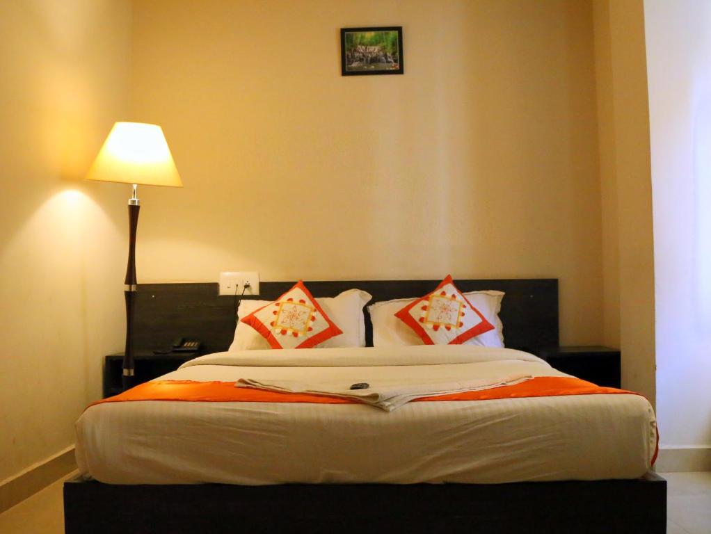 Orange Corner Hotel, Airport pickup & drop Available 24X7 - Standard -Doppelzimmer Mit Lüfter