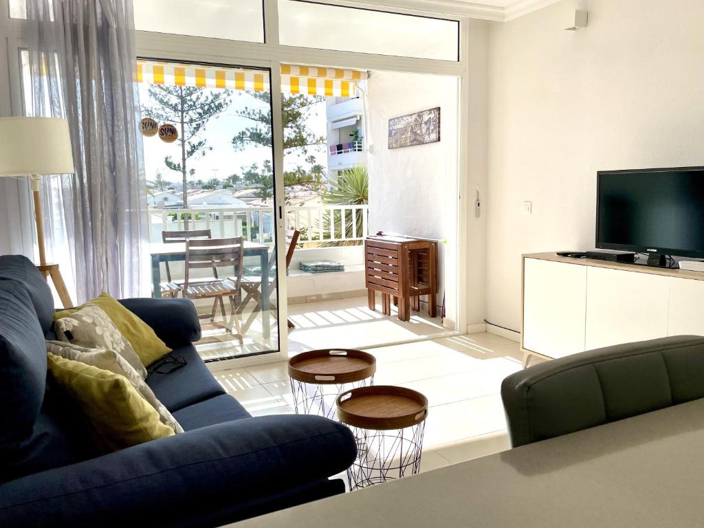 Televízia a/alebo spoločenská miestnosť v ubytovaní Moon Dunes Apartment - by Yumbo Center - Playa del Ingles