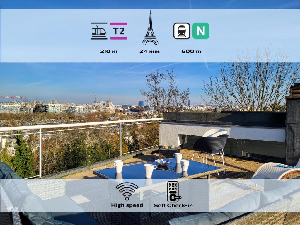 a view from the roof of a building at 360 : Superbe maison, rooftop, vue Tour Eiffel, T2 in Meudon