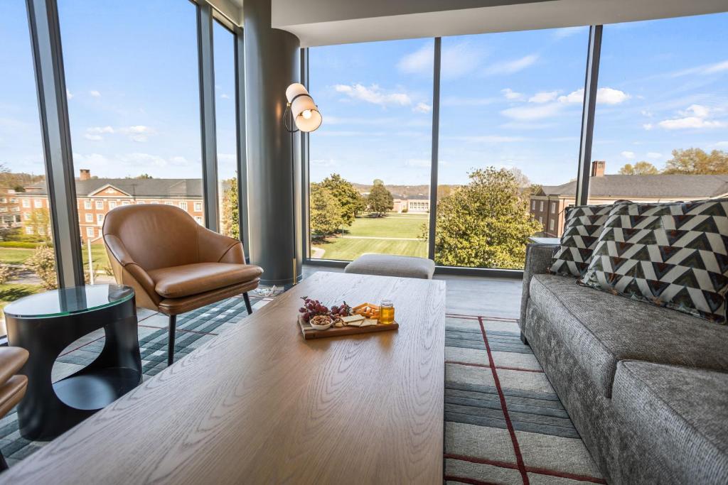 Highlander Collection Room The Highlander at Radford, Tapestry Collection by Hilton, Radford ...