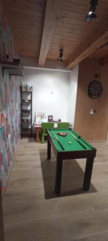 Biliár nebo kulečník v ubytování Parada de Txambonet 3