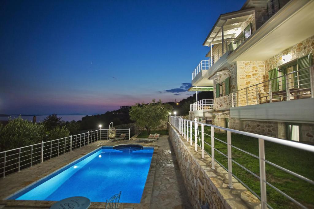 The swimming pool at or close to Petra & Thalassa