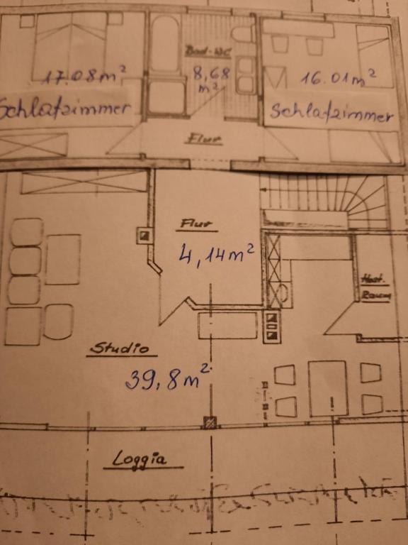 eine Zeichnung eines Grundrisses eines Hauses in der Unterkunft Ferienwohnung Virginija in Ditscheid