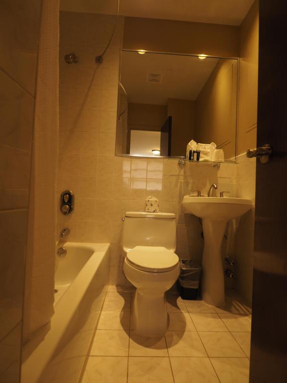 Night Hotel Broadway photo