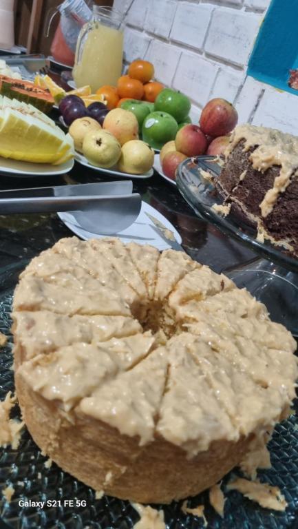 Comida na casa de hóspedes ou em algum lugar perto